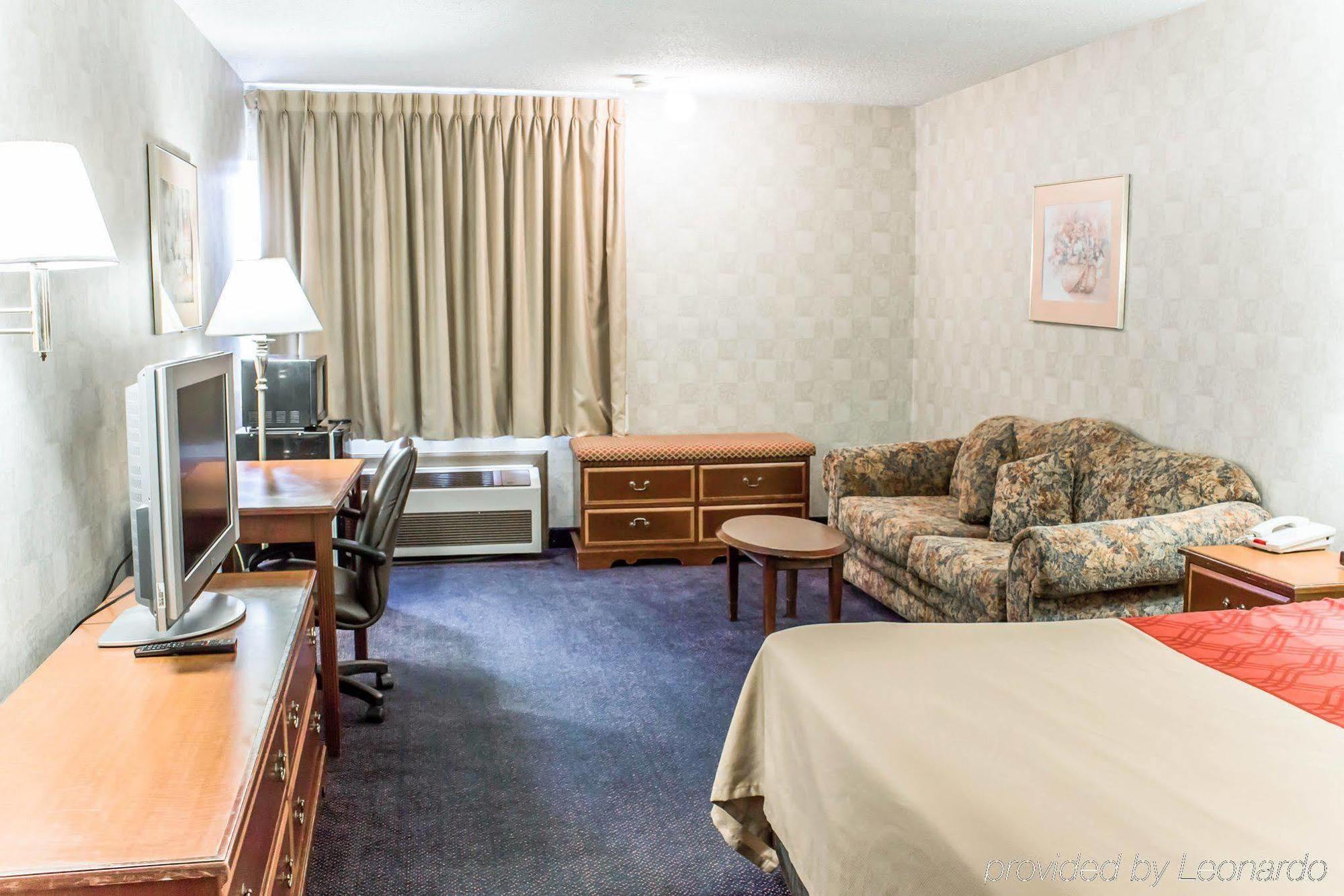 Econo Lodge&Suites Greensboro Exterior foto