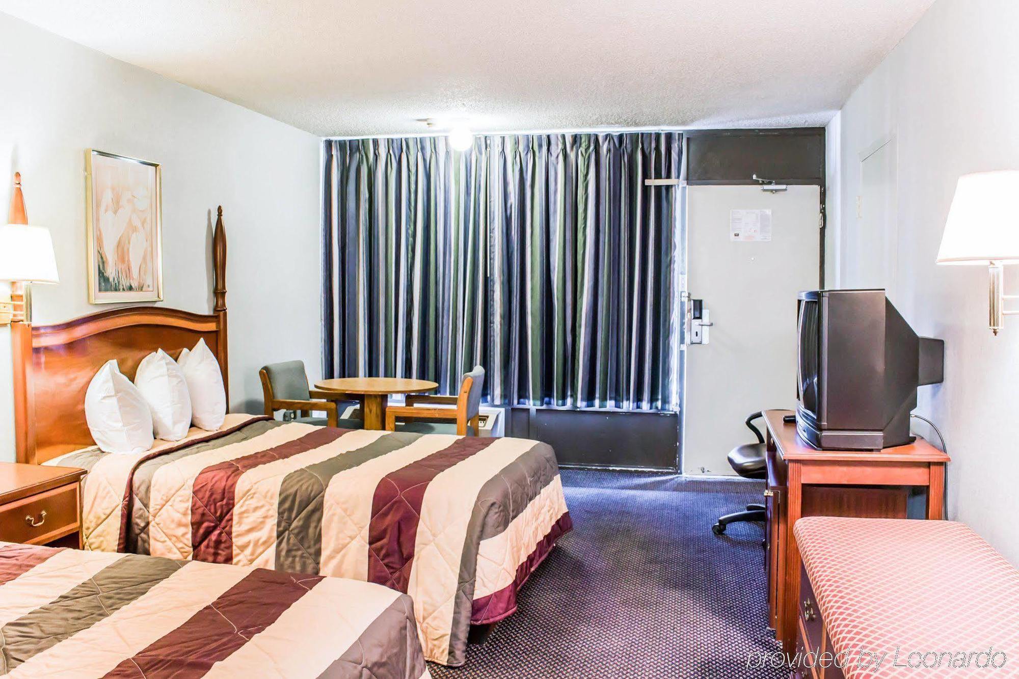 Econo Lodge&Suites Greensboro Exterior foto