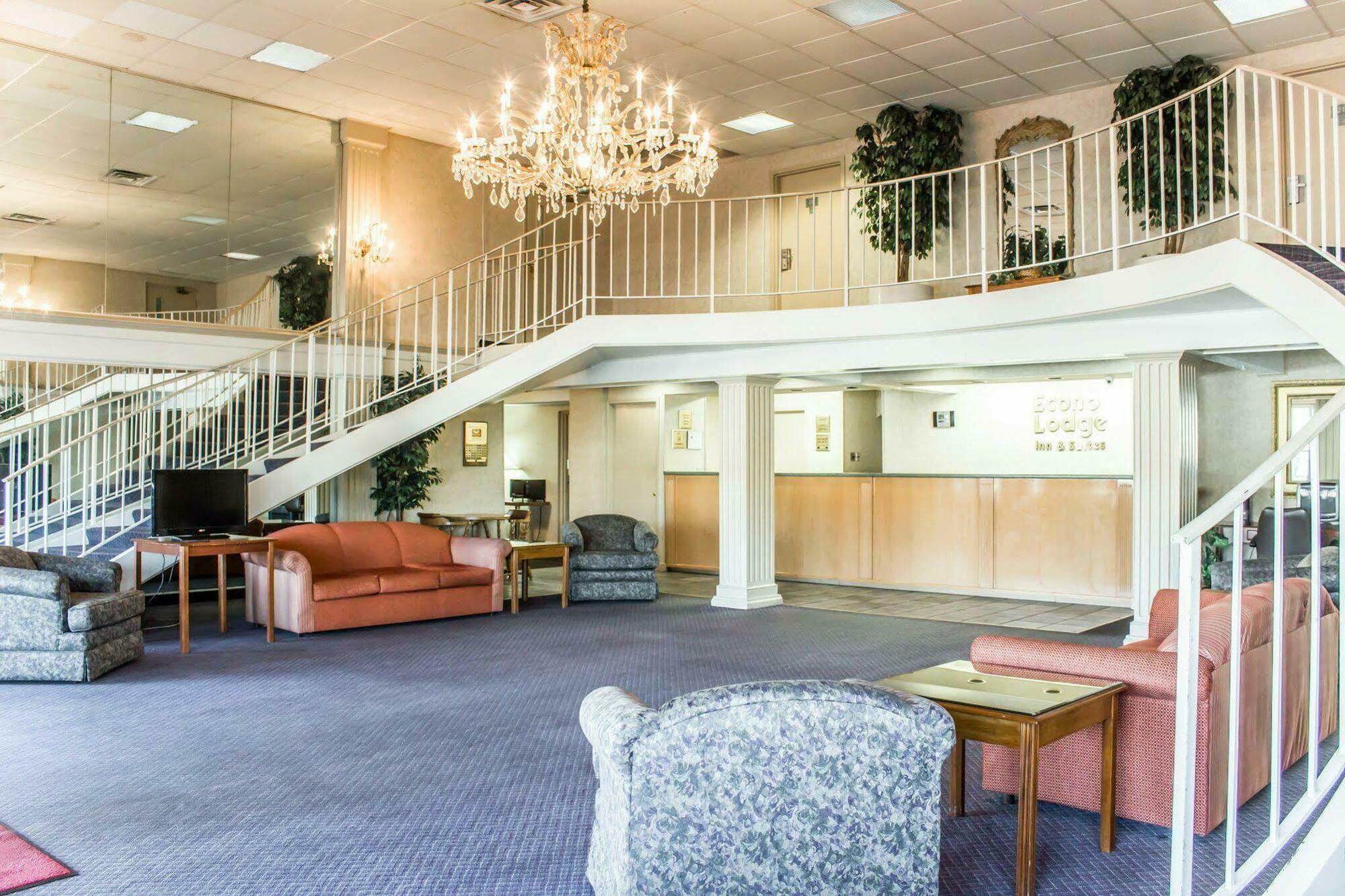 Econo Lodge&Suites Greensboro Exterior foto